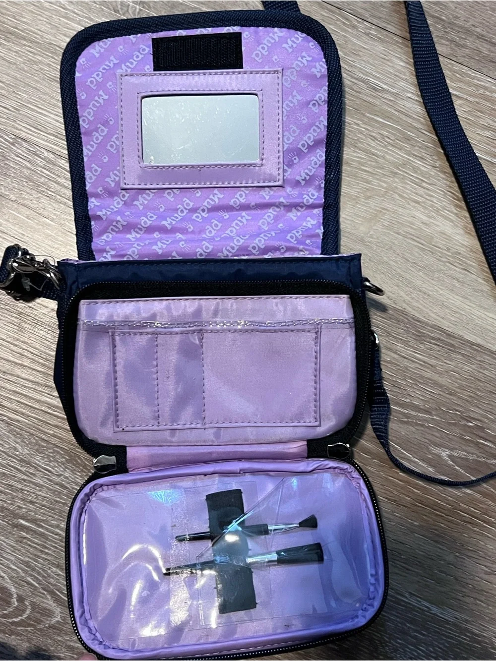 Like new! Y2K vintage Mudd Kids Navy Crossbody Bag with Purple Handprint vtg